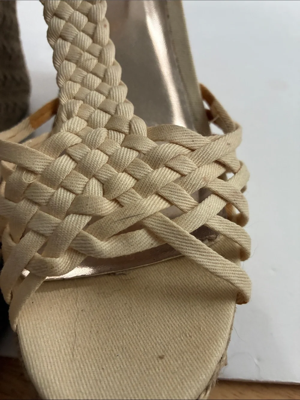 Steve Madden Braided T-Strap Wedge Sandals in Cream,Size 9M, Like New Condition